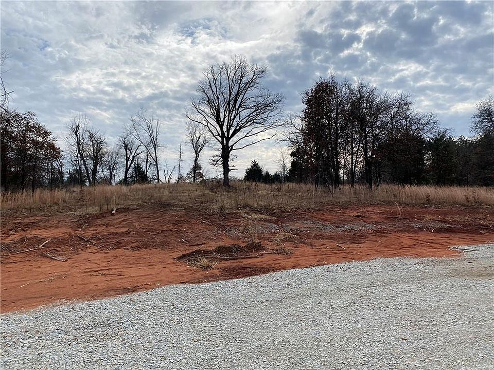 2nd image of 21403 Canyon Rd