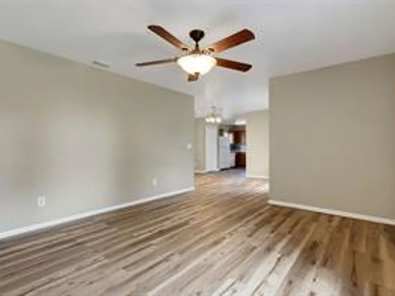 3100 W Reynolds St — Photo 5