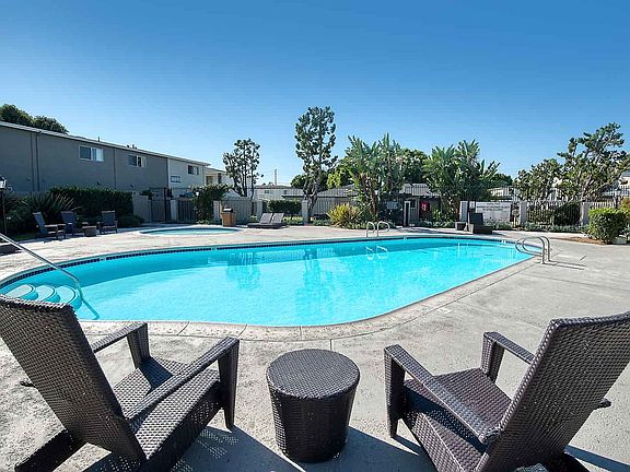 5th image of 17300 Euclid St #1264J