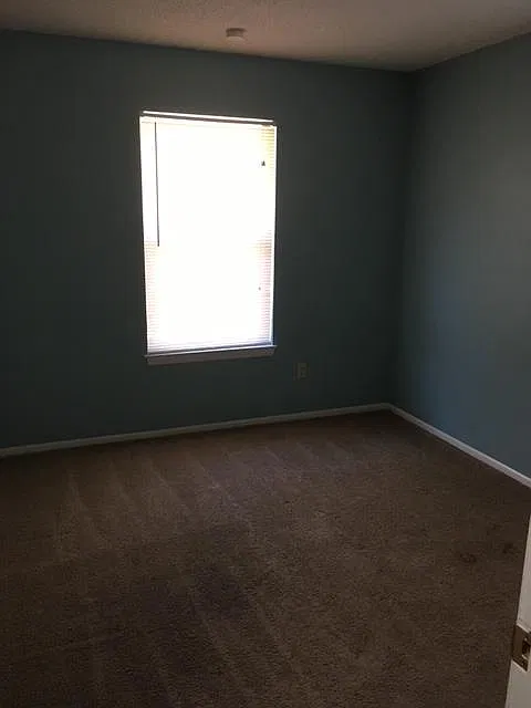 1302 S Mesquite Ave — Photo 3