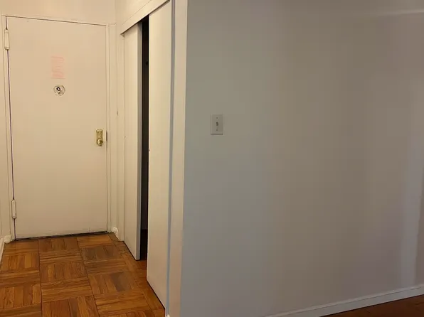 42-40 Bowne Street image 5 of 6