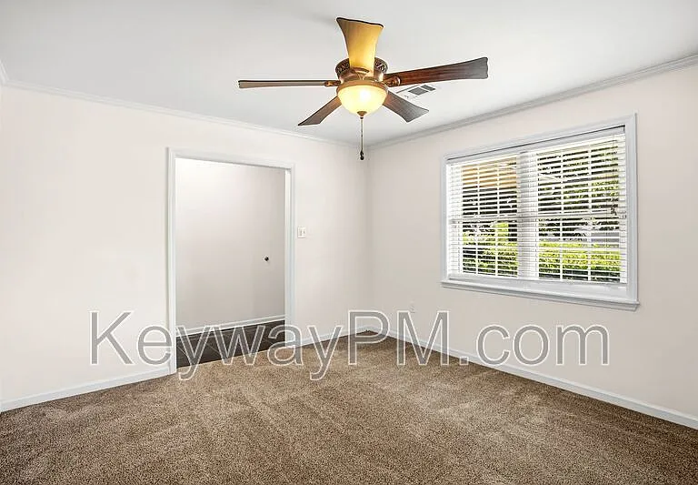3420 Linderwood Dr — Photo 5