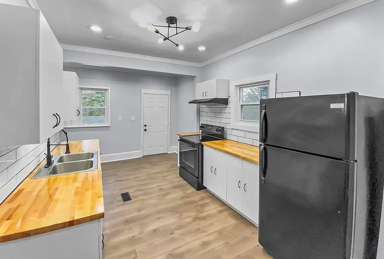 6 bed, 1750 sqft, $2,000 — Photo 4