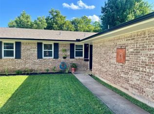 1622 Village Dr, Norman, OK 73071
