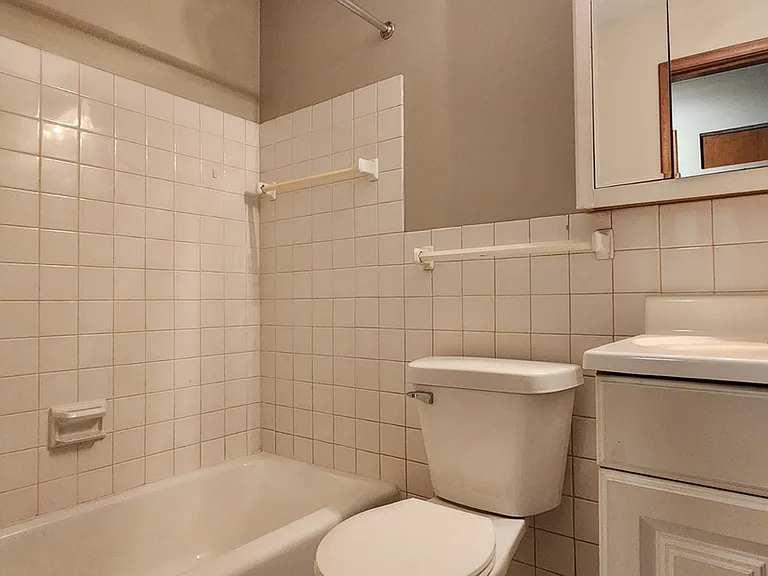 Bryant Avenue Apartments — Photo 12