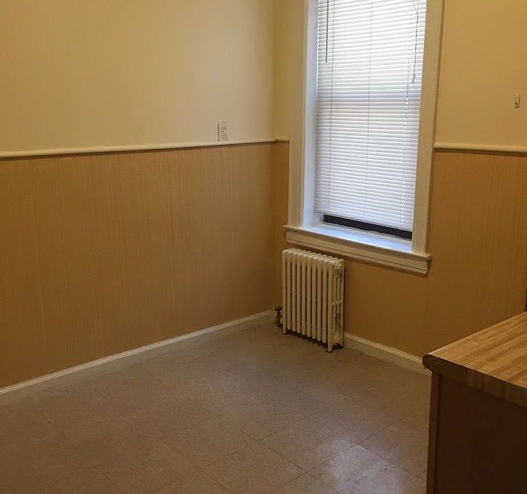 1st image of 2462 29th St APT 2A