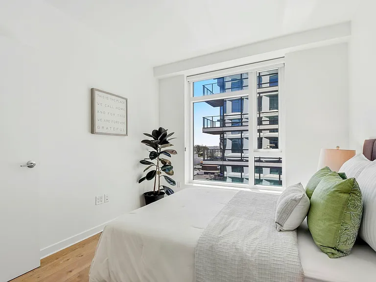 1688 Pine St #1008 — Photo 24
