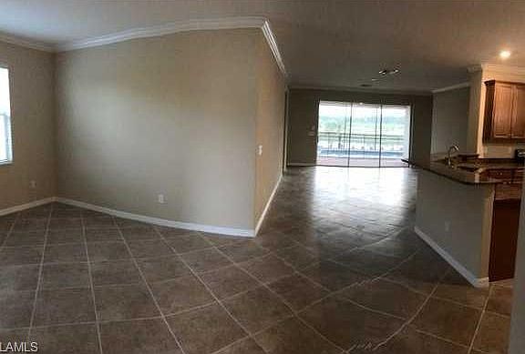 4th image of 2119 Vermont Ln