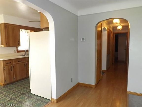 2nd image of 2806 Center Dr