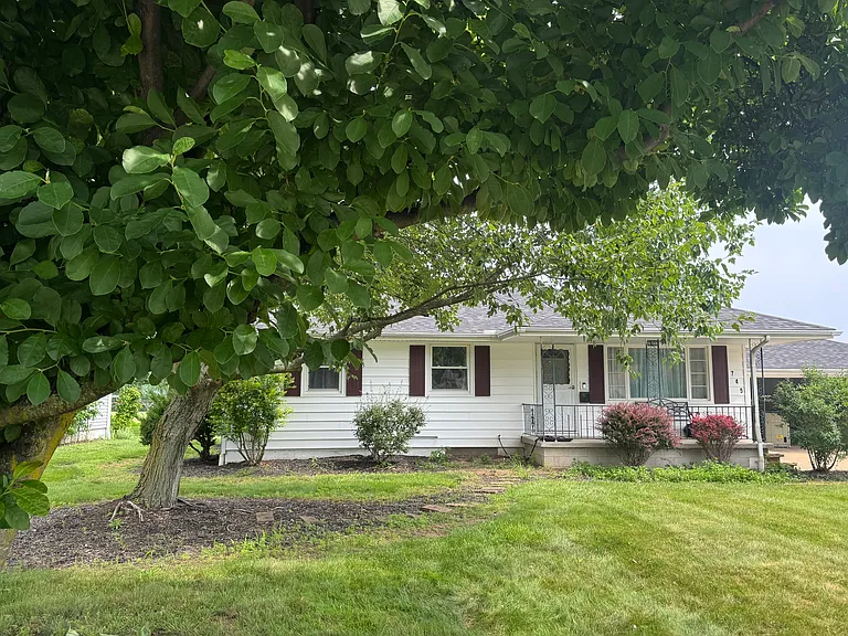 745 Forde Ave — Photo 4