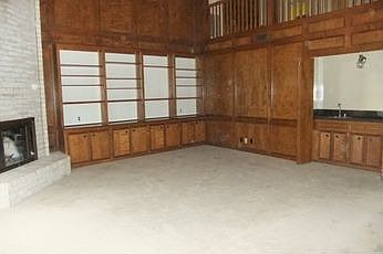 3rd image of 403 Banyan Dr