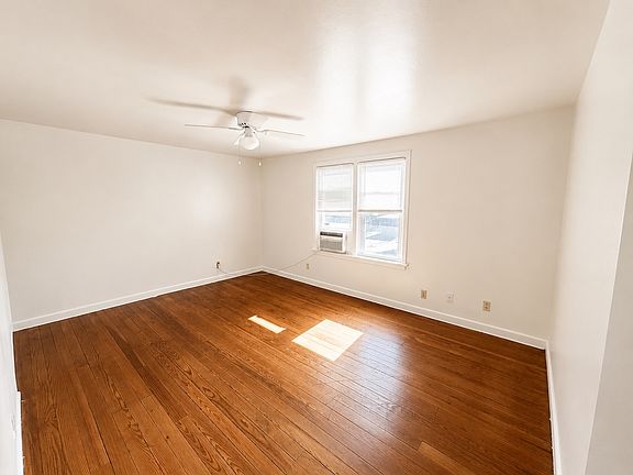 3rd image of 1715 N Linn Ave #2