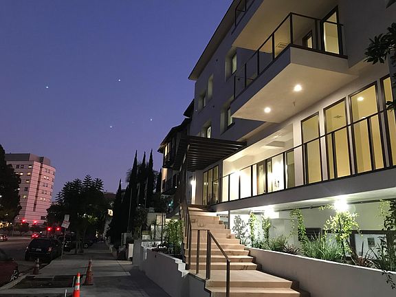 UCLA Ronald Reagan Medical Center seen one block from 611 Gayley