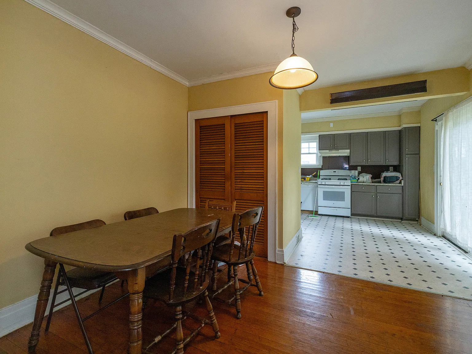 5 bed, 2032 sqft, $4,500 — Photo 4