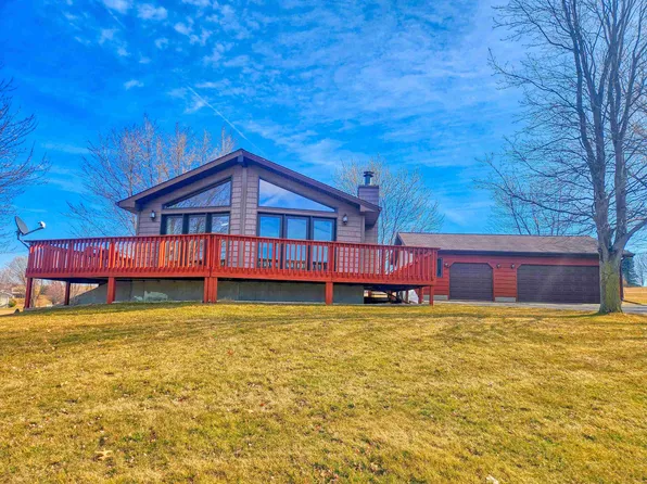 31-95 Wakonda Dr, Lanark, IL 61046