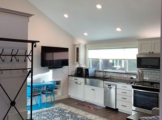 1630 NE Halsey St SUITE B, Portland, OR 97232