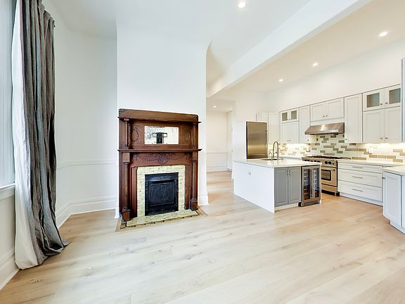 4th image of 1900 Laguna St