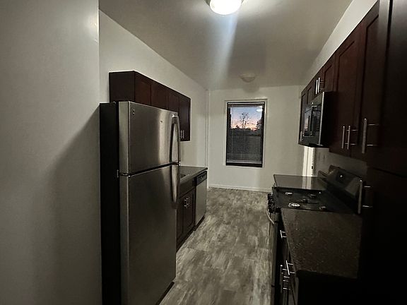 4th image of 117 Franklin Ave Floor 3