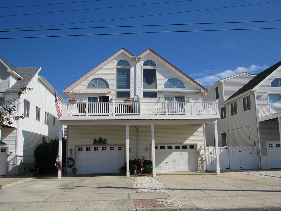 1st image of 141 52nd St W Unit Sea