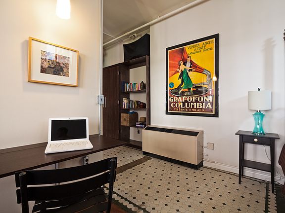 4th image of 215 W 7th St APT 311