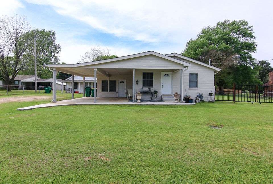 1st image of 2702 Leopard Dr