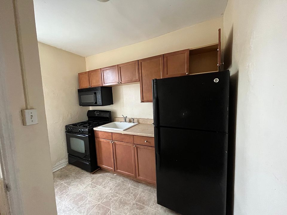 1st image of 366 4th Ave APT 10