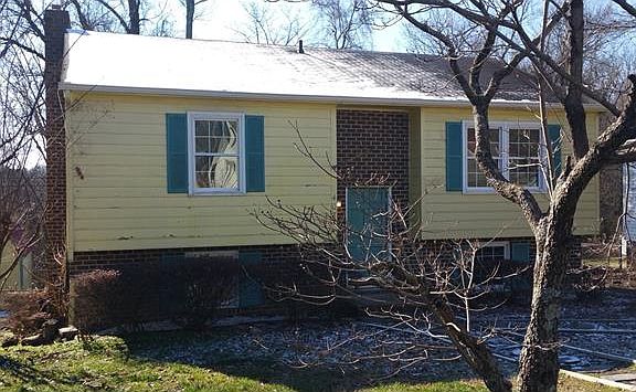 2nd image of 407 Lakeside Blvd