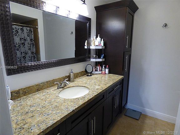 4th image of 7433 NW 48th Pl