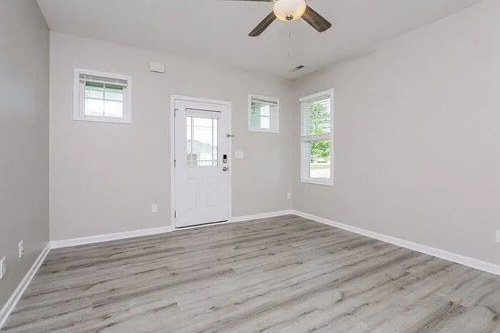 257 E Wilson St — Photo 8