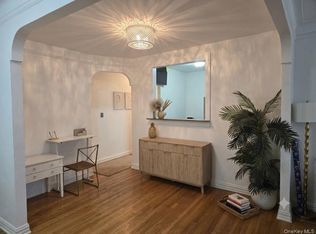 111-39 76th #D10, Forest Hills, NY 11375