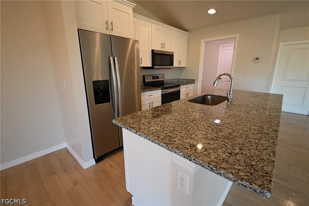 4 bed, 2.0 bath, 1504 sqft, $2,150 — Photo 3