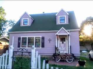 606 Frederick Ct, Cave Junction, OR 97523