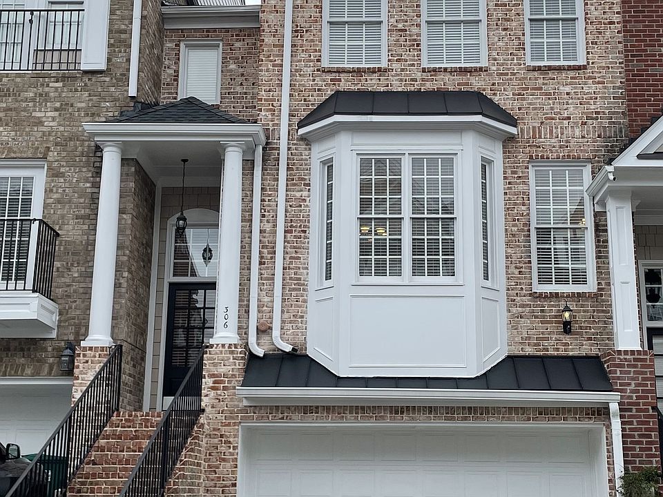 1st image of 306 Creekbank Way SE