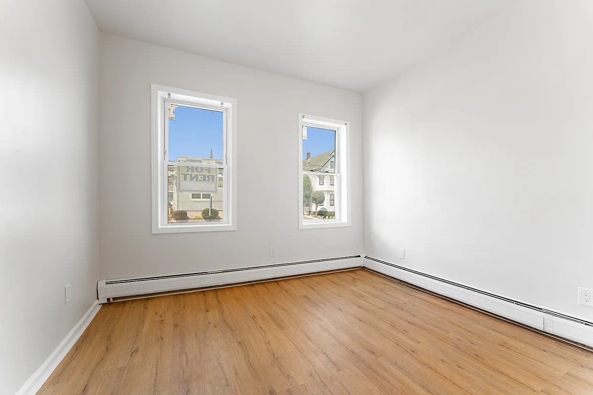 Building Photo - 337 Washington St #2