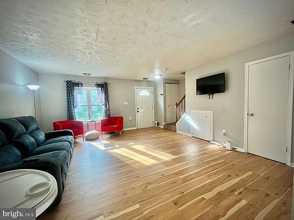 2nd image of 4216 Drake Ct