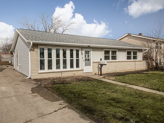 2nd image of 658 Debra Dr
