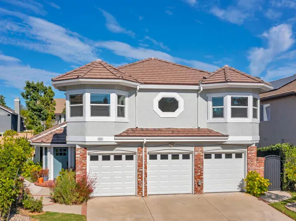 357 Countryside Rd, Oak Park, CA 91377