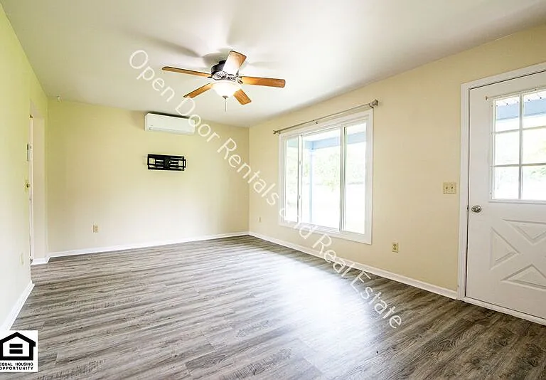 1506 S Dowling St — Photo 4