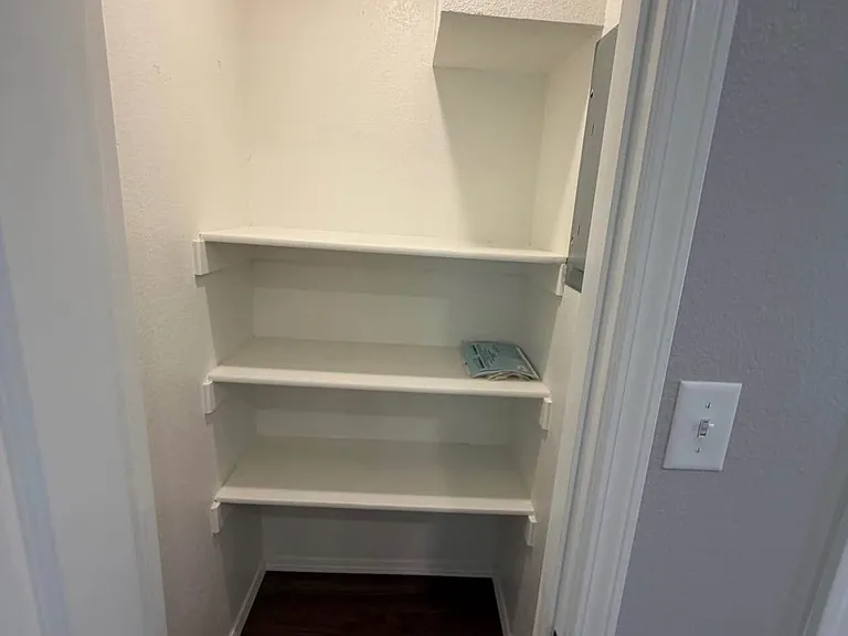 2212 Savannah St — Photo 6