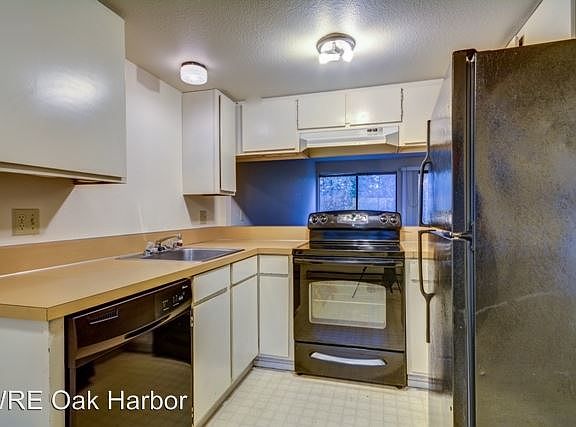 5th image of 997 SW Harrier Cir APT 2