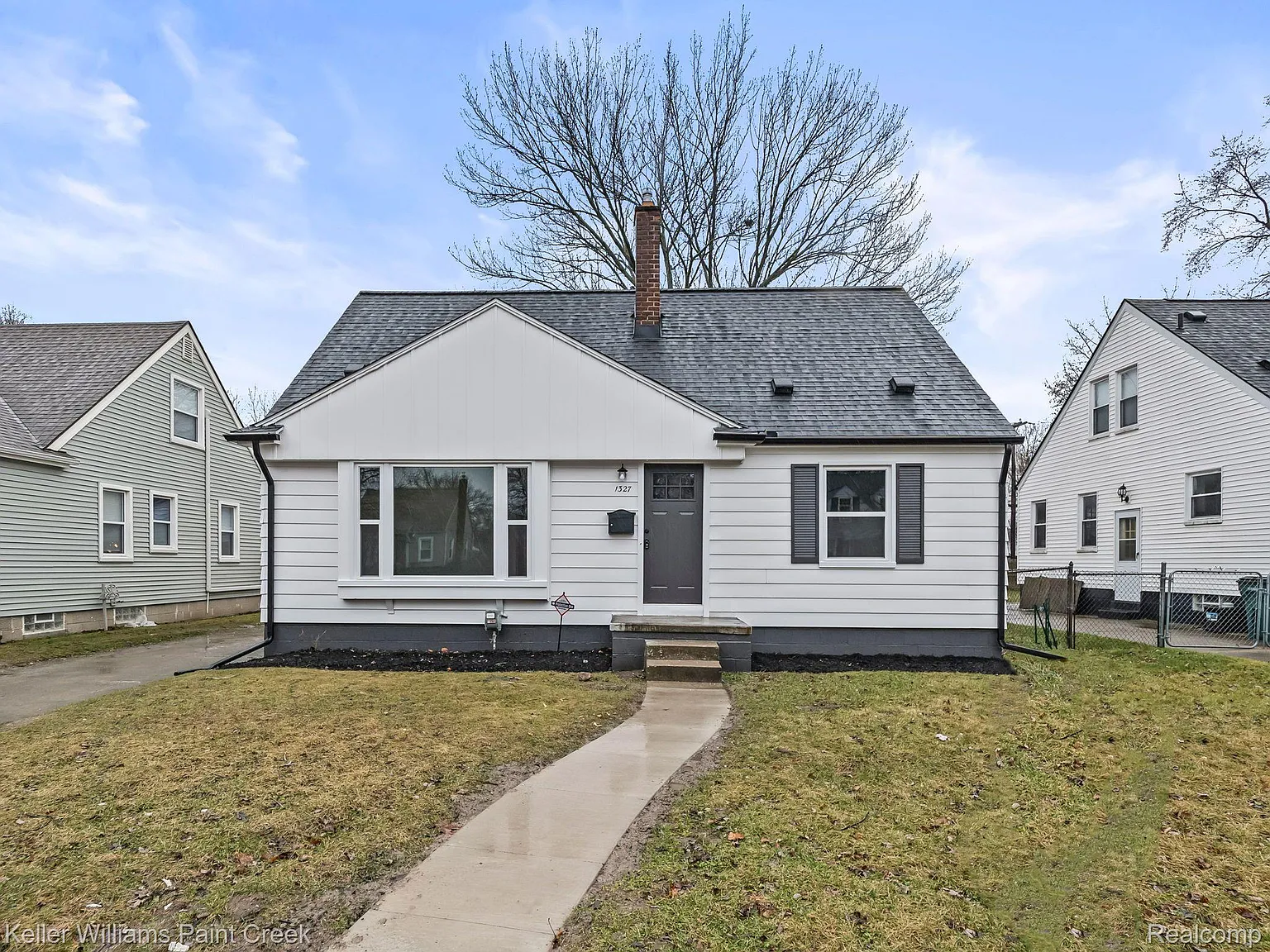 1327 Pearson St photo 1