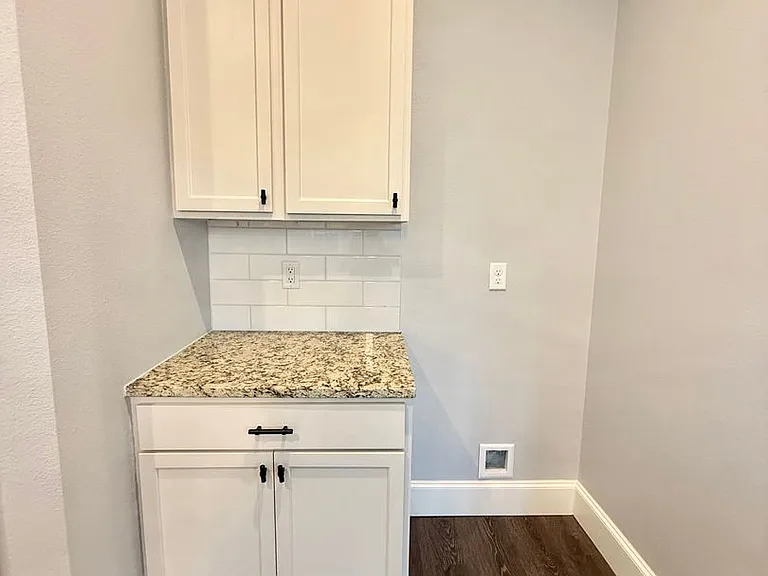 1033 Stagecoach Bnd — Photo 20