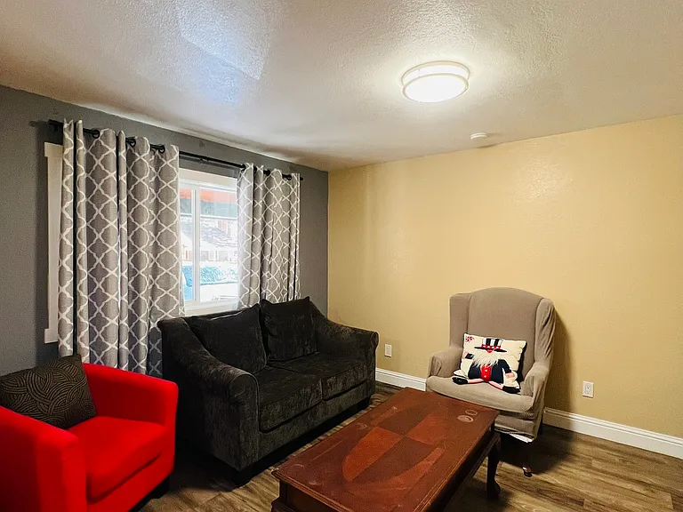 3069 Fresno Ave — Photo 9