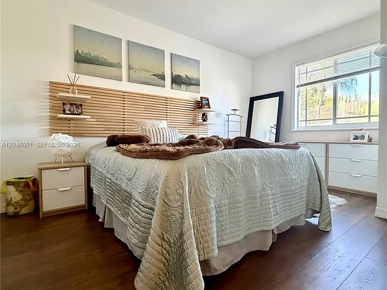 11301 SW 17th Ct — Photo 12