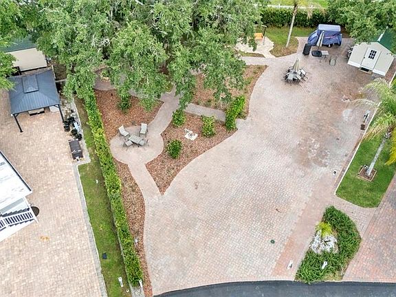 3rd image of 16325 CHERRY TREE COURT