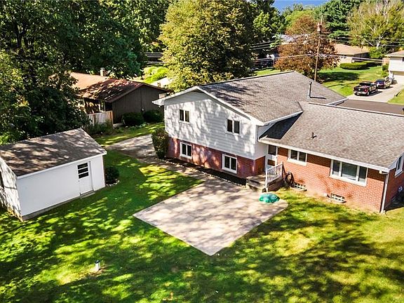3rd image of 174 Magua Dr