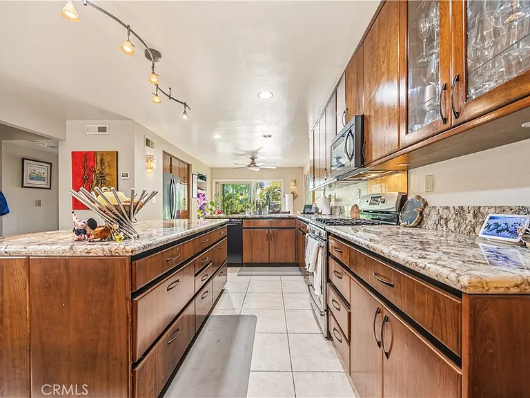 6975 Camino Amero — Photo 11