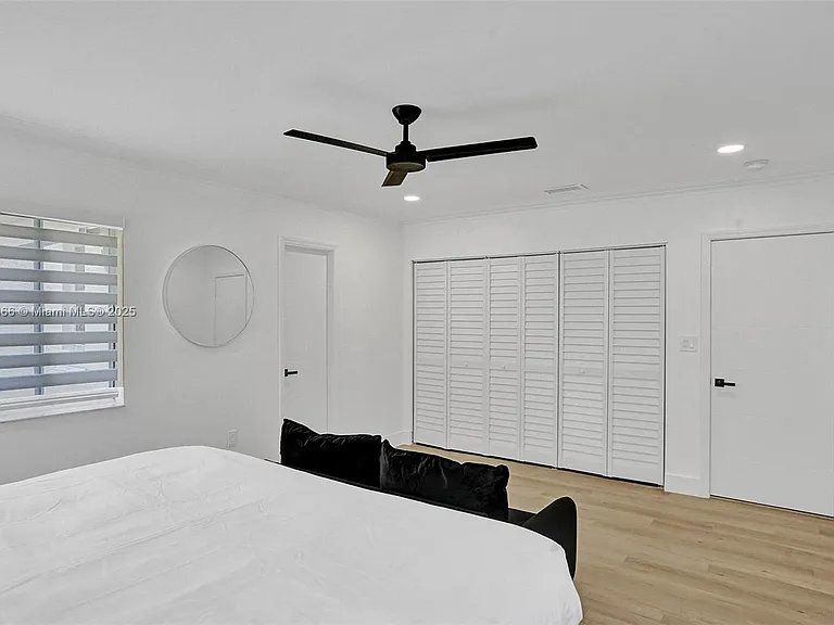 725 Harrison St — Photo 41
