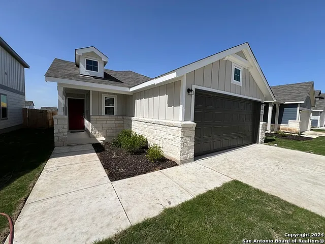 3 bed, 2.0 bath, 1204 sqft, $1,795 — Photo 2