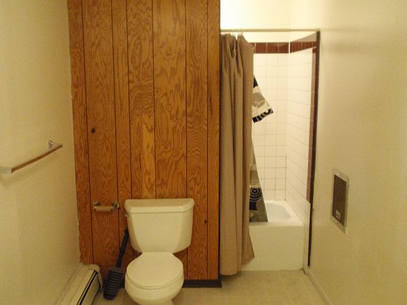 3rd image of 2045 Jack St APT B